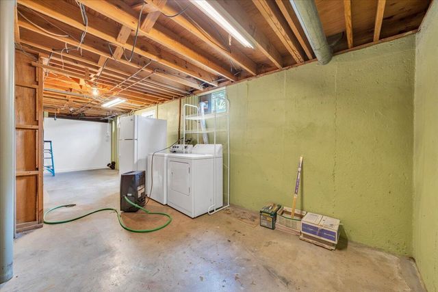 409 Decatur CIR, Salem, VA 24153