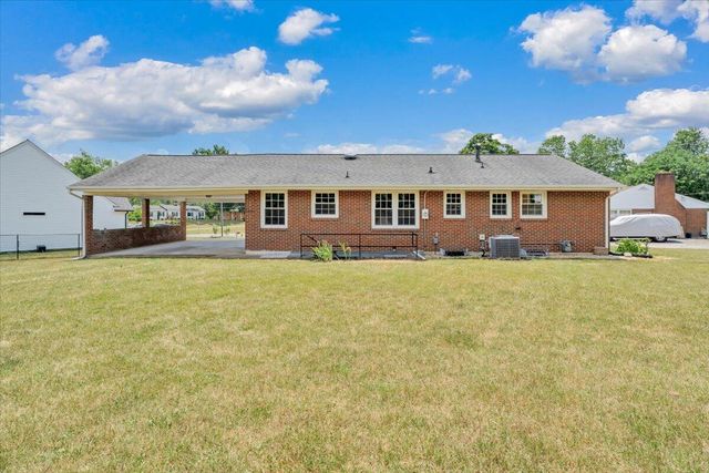409 Decatur CIR, Salem, VA 24153