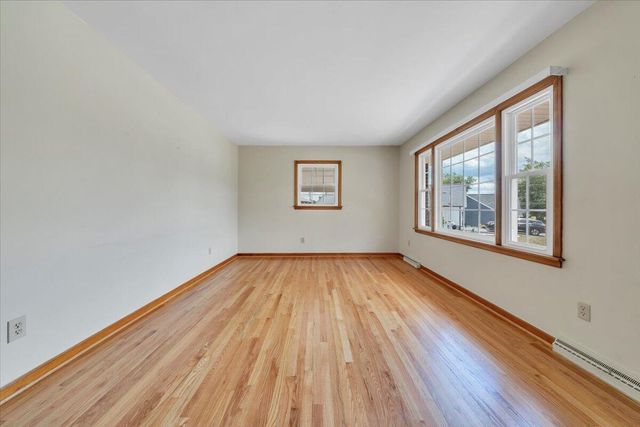 409 Decatur CIR, Salem, VA 24153