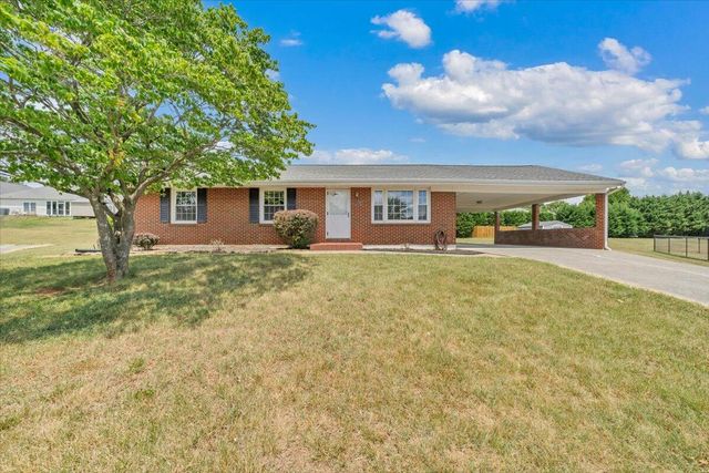 409 Decatur CIR, Salem, VA 24153