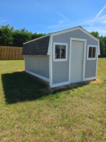 409 Decatur CIR, Salem, VA 24153