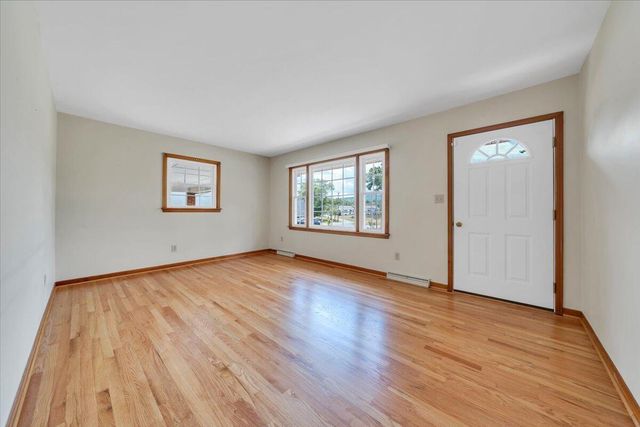 409 Decatur CIR, Salem, VA 24153