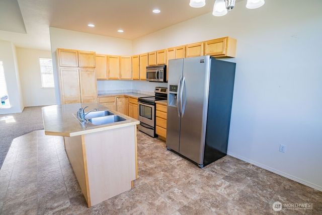 3411 Road F NE, Moses Lake, WA 98837