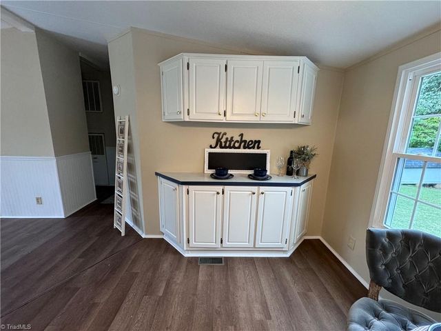 5052 Friendship Circle Road, East Bend, NC 27018
