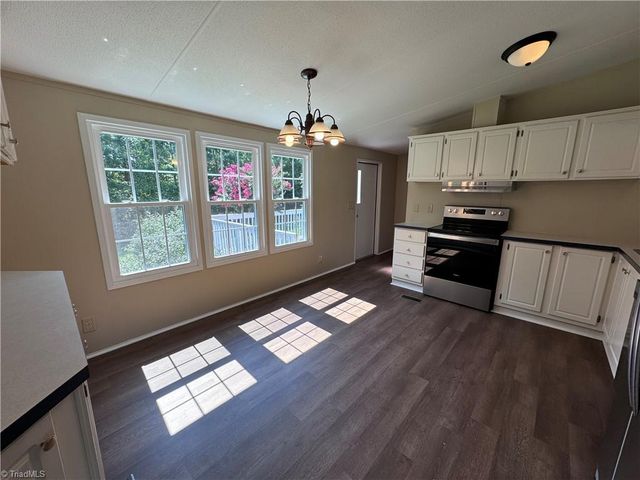 5052 Friendship Circle Road, East Bend, NC 27018