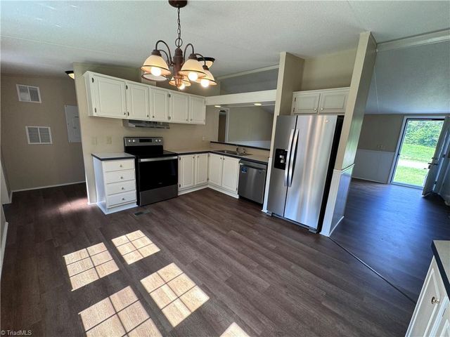 5052 Friendship Circle Road, East Bend, NC 27018