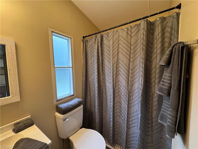 5052 Friendship Circle Road, East Bend, NC 27018