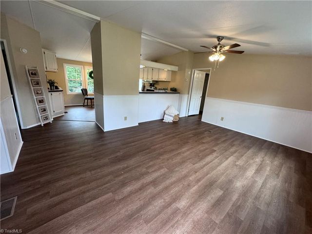 5052 Friendship Circle Road, East Bend, NC 27018