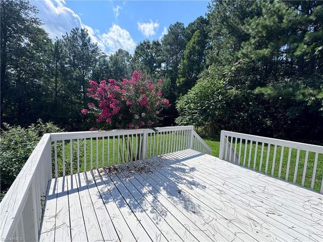 5052 Friendship Circle Road, East Bend, NC 27018