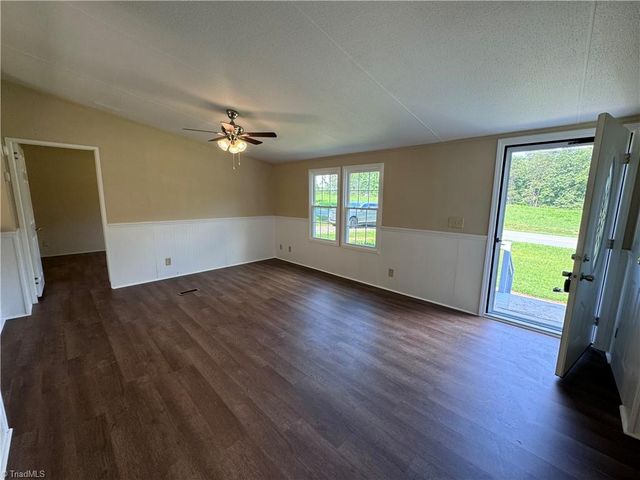 5052 Friendship Circle Road, East Bend, NC 27018