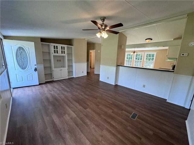 5052 Friendship Circle Road, East Bend, NC 27018