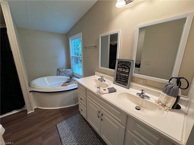 5052 Friendship Circle Road, East Bend, NC 27018
