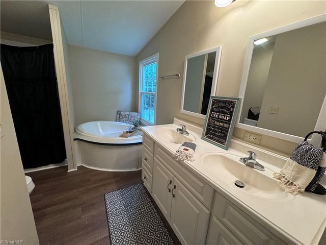 5052 Friendship Circle Road, East Bend, NC 27018