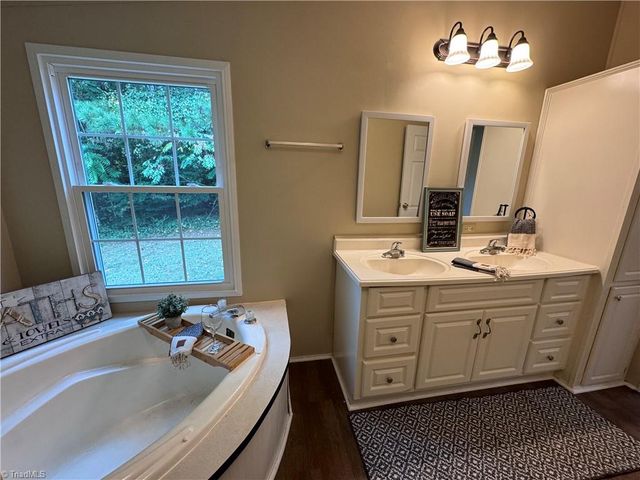 5052 Friendship Circle Road, East Bend, NC 27018