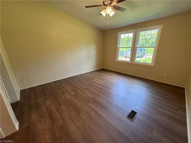 5052 Friendship Circle Road, East Bend, NC 27018