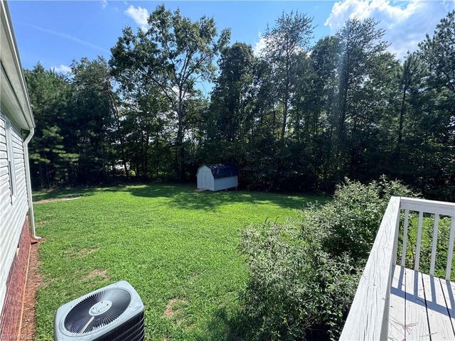 5052 Friendship Circle Road, East Bend, NC 27018