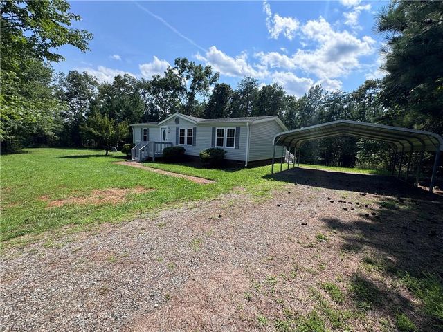 5052 Friendship Circle Road, East Bend, NC 27018