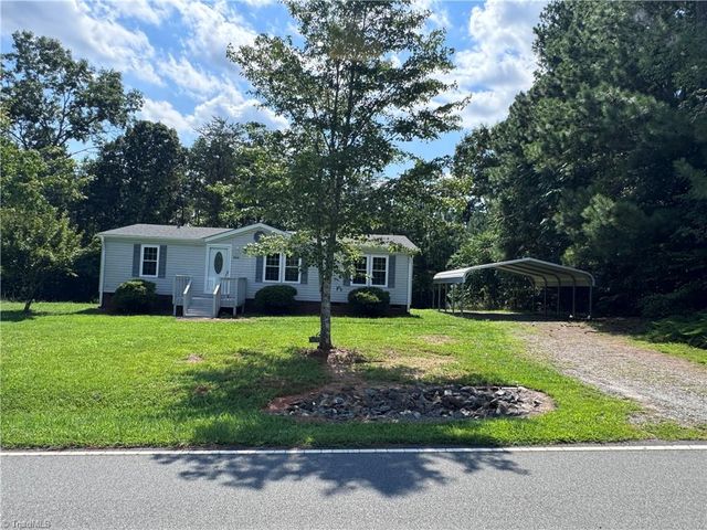 5052 Friendship Circle Road, East Bend, NC 27018