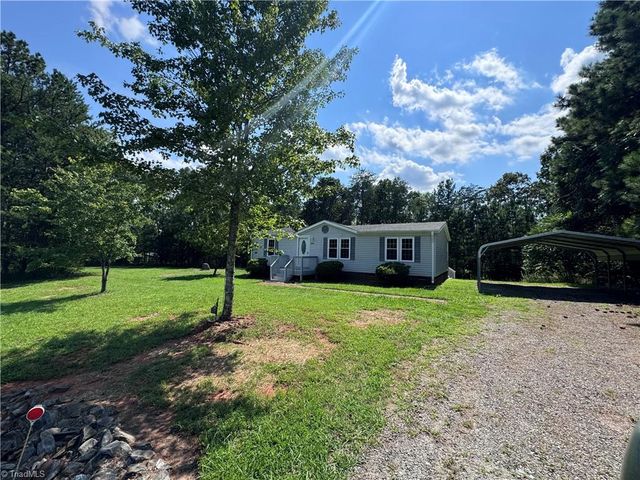 5052 Friendship Circle Road, East Bend, NC 27018