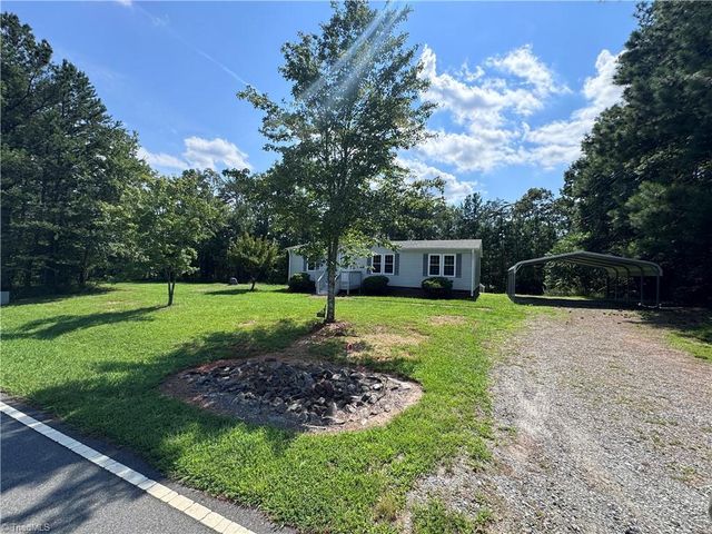 5052 Friendship Circle Road, East Bend, NC 27018