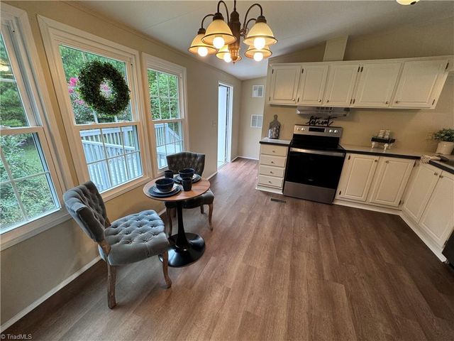 5052 Friendship Circle Road, East Bend, NC 27018