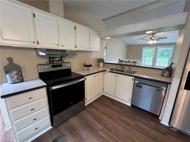 5052 Friendship Circle Road, East Bend, NC 27018