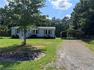 5052 Friendship Circle Road, East Bend, NC 27018