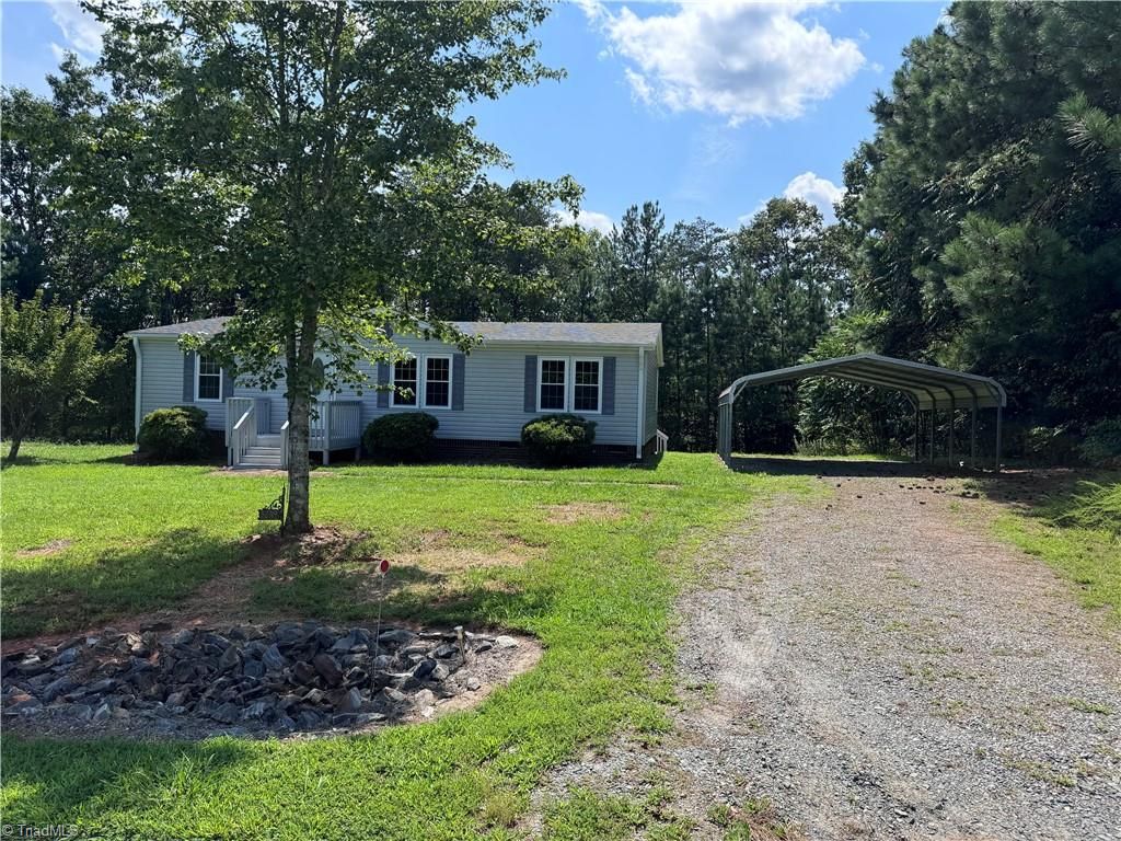 5052 Friendship Circle Road, East Bend, NC 27018