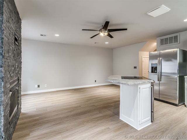 321 W J Street, Jenks, OK 74008