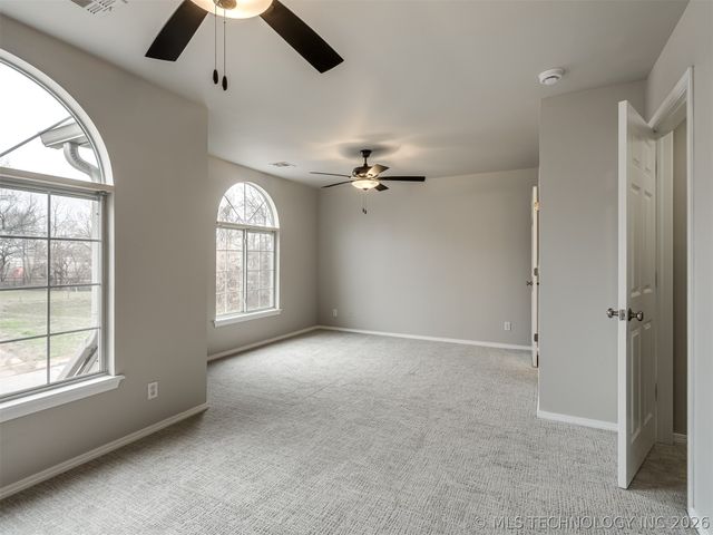 321 W J Street, Jenks, OK 74008