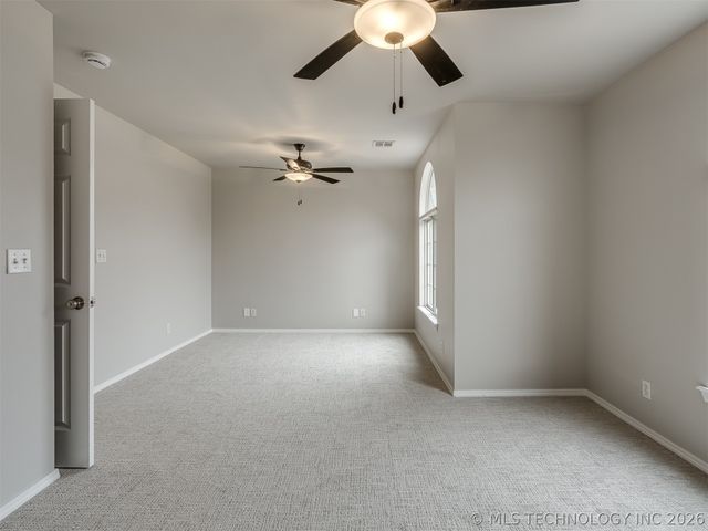 321 W J Street, Jenks, OK 74008