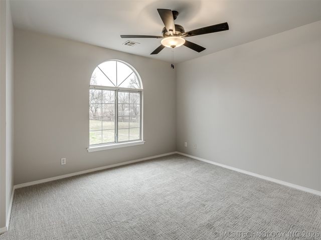 321 W J Street, Jenks, OK 74008