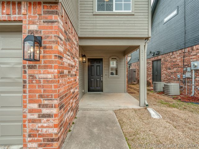 321 W J Street, Jenks, OK 74008