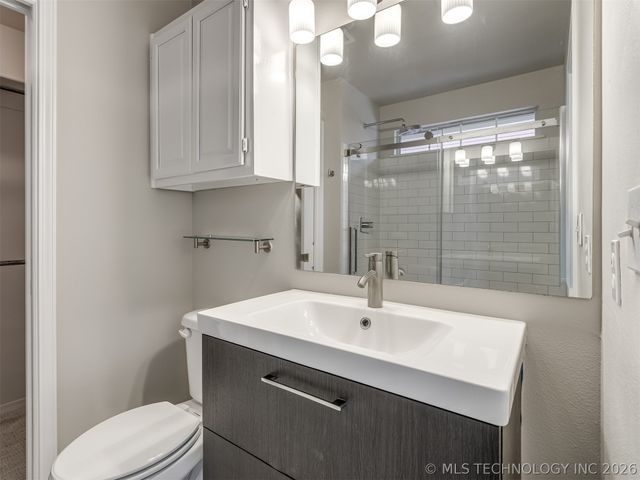 321 W J Street, Jenks, OK 74008