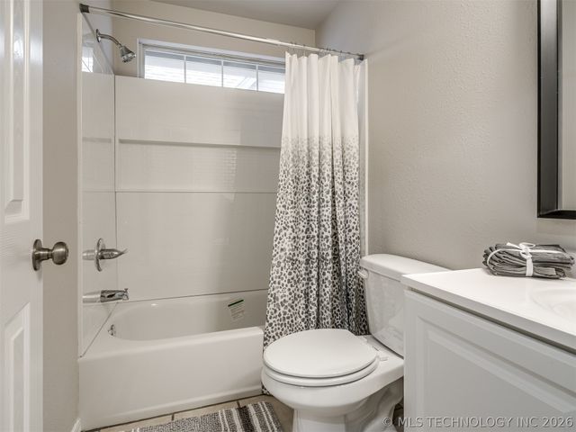 321 W J Street, Jenks, OK 74008