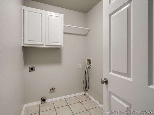 321 W J Street, Jenks, OK 74008