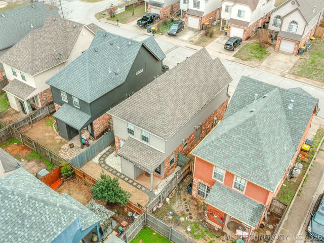 321 W J Street, Jenks, OK 74008