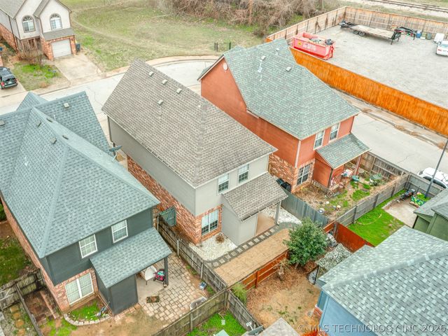 321 W J Street, Jenks, OK 74008