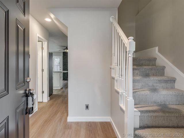 321 W J Street, Jenks, OK 74008