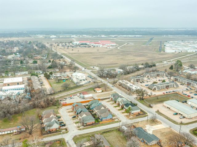 321 W J Street, Jenks, OK 74008