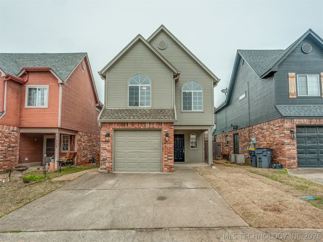 321 W J Street, Jenks, OK 74008
