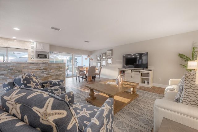 6322 COTTONWOOD LANE, Apollo Beach, FL 33572