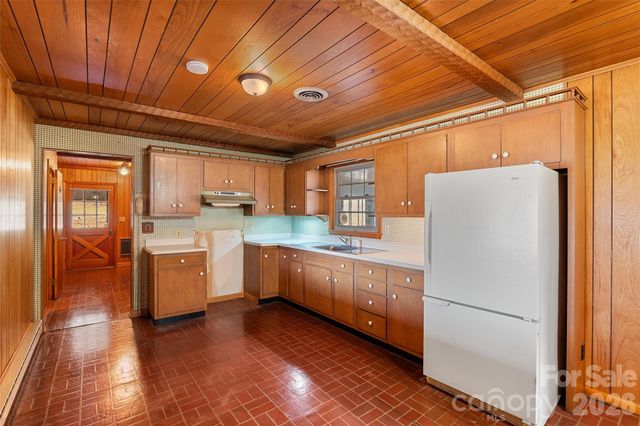 591 Landrum Road, Columbus, NC 28722