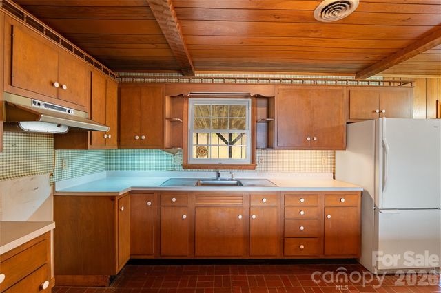 591 Landrum Road, Columbus, NC 28722