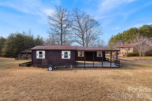 591 Landrum Road, Columbus, NC 28722