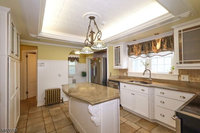 1 Luxemburg Ave, Wharton Boro, NJ 07885