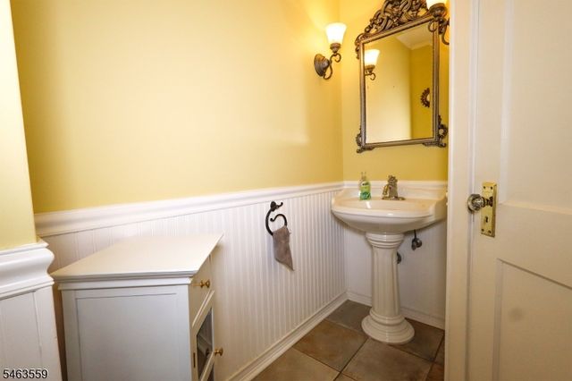 1 Luxemburg Ave, Wharton Boro, NJ 07885
