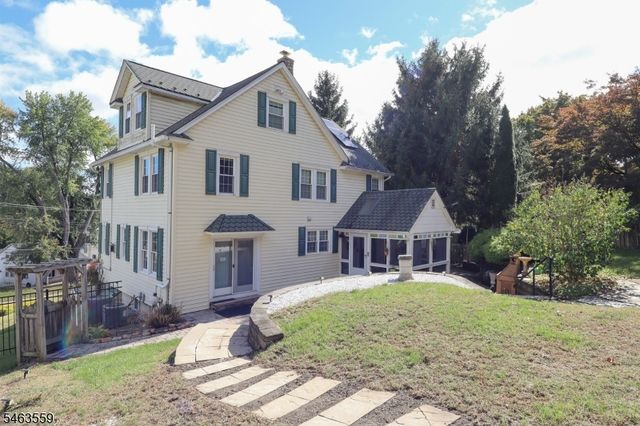 1 Luxemburg Ave, Wharton Boro, NJ 07885
