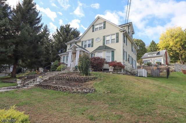 1 Luxemburg Ave, Wharton Boro, NJ 07885