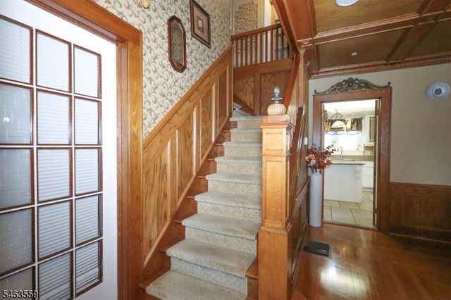 1 Luxemburg Ave, Wharton Boro, NJ 07885